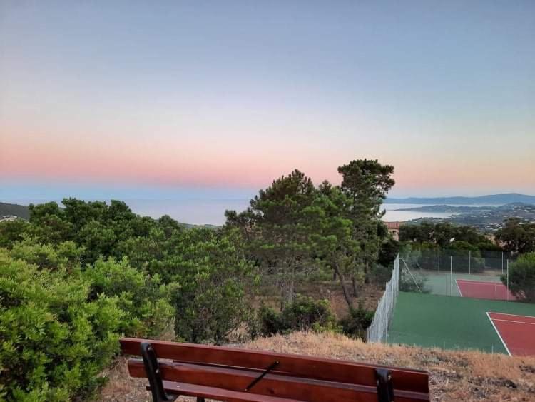 Tres Bel Appartement T3 Avec Splendide Vue Mer Les Issambres Buitenkant foto